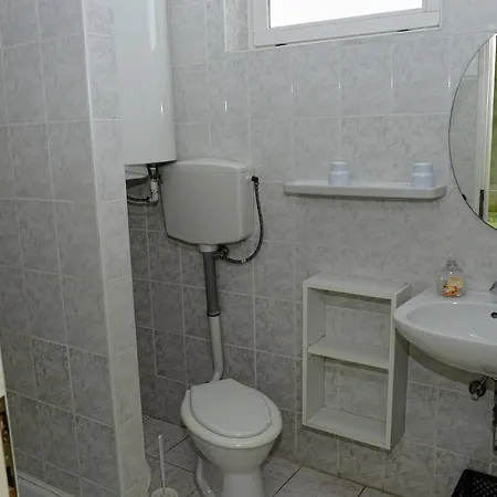 Apartment Stop *